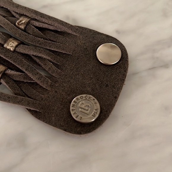 LeatherRock Suede Striped Black Onyx cuff bracelet - Picture 4 of 4